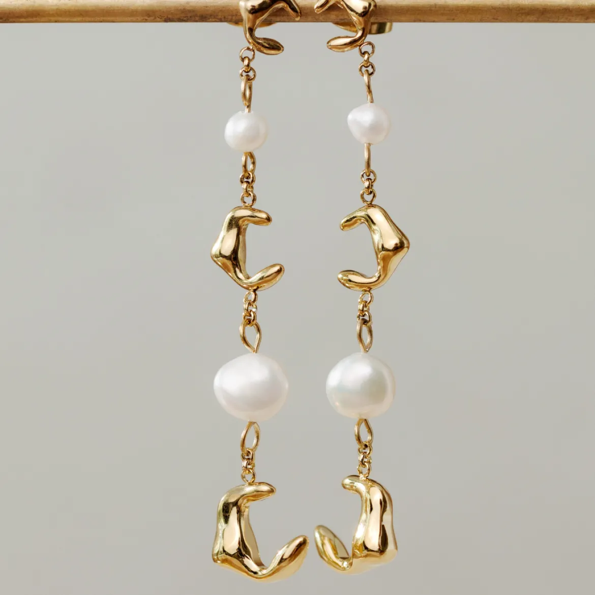 Abundant Anna Earrings Gold