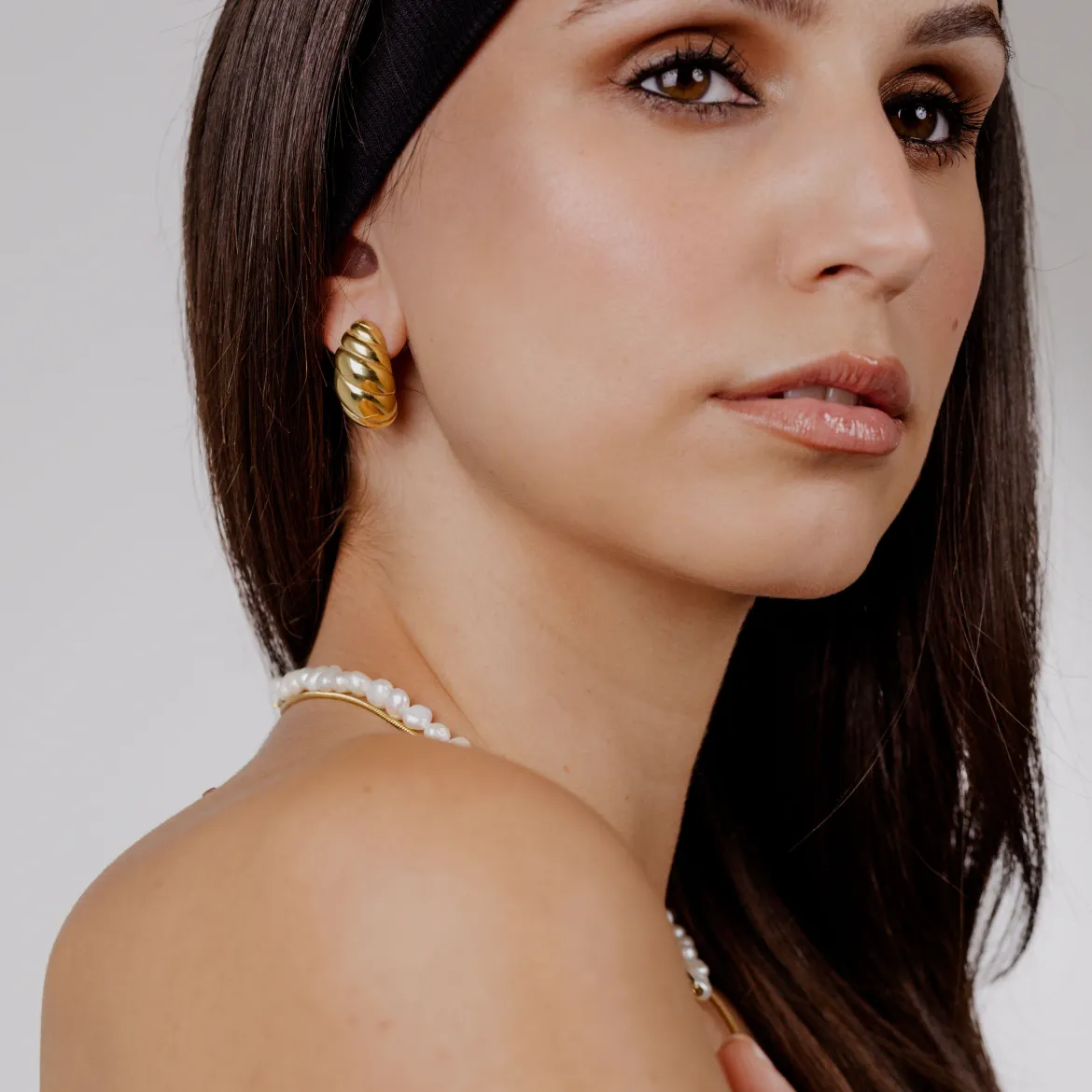 Bold Croissant Studs Gold