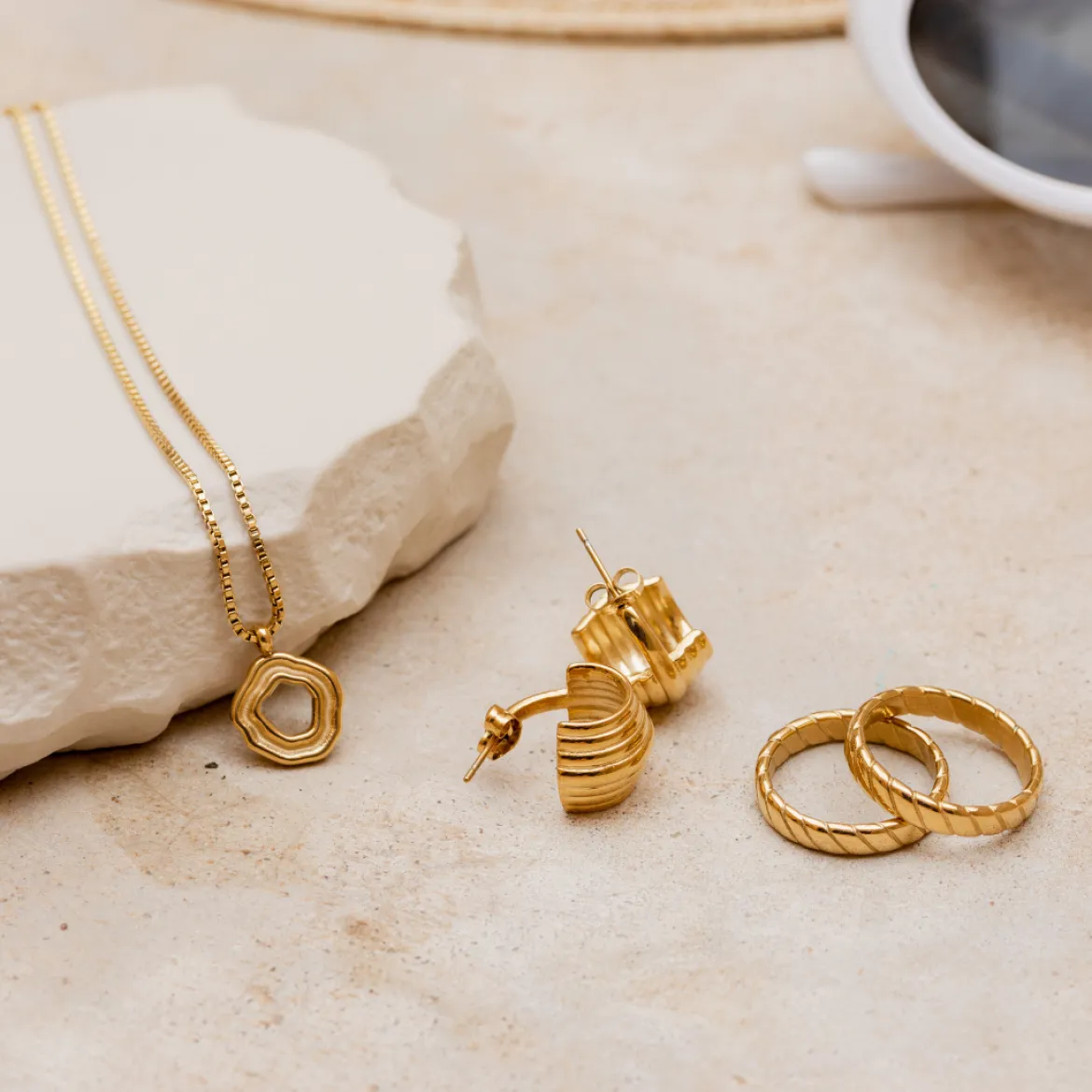 Flat Stripe Ring Gold