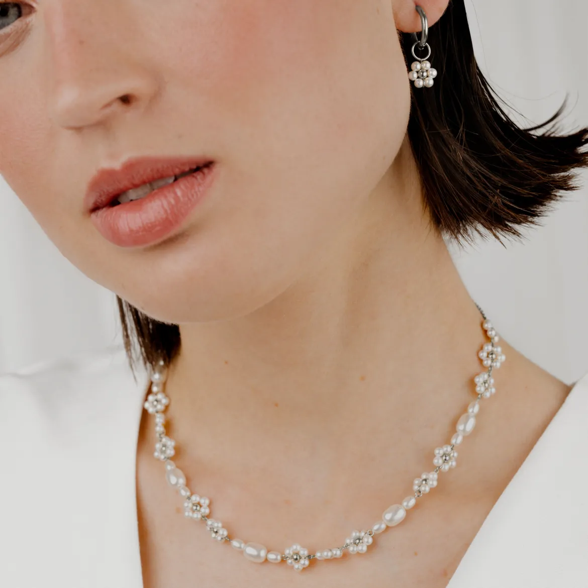 Flowery Pearls Choker Silber