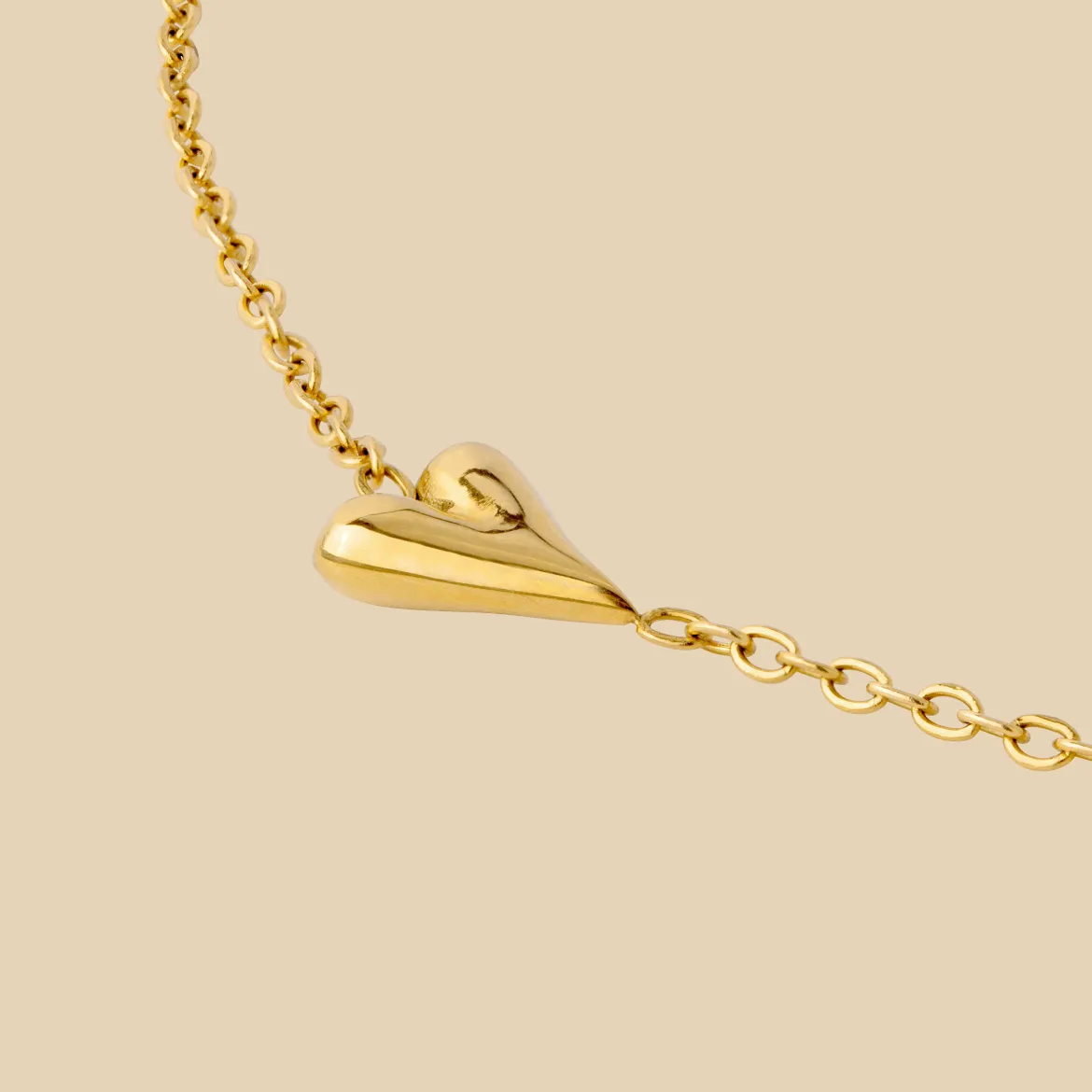 Flowy Heart Necklace Gold