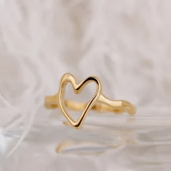 Flowy Heart Ring Gold