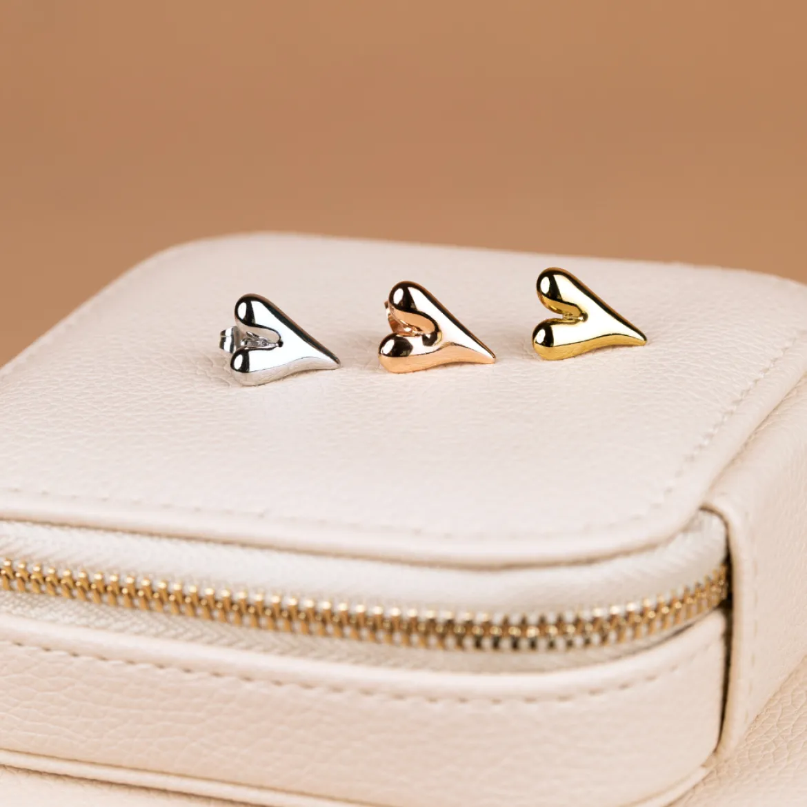 Flowy Heart Studs Small Gold