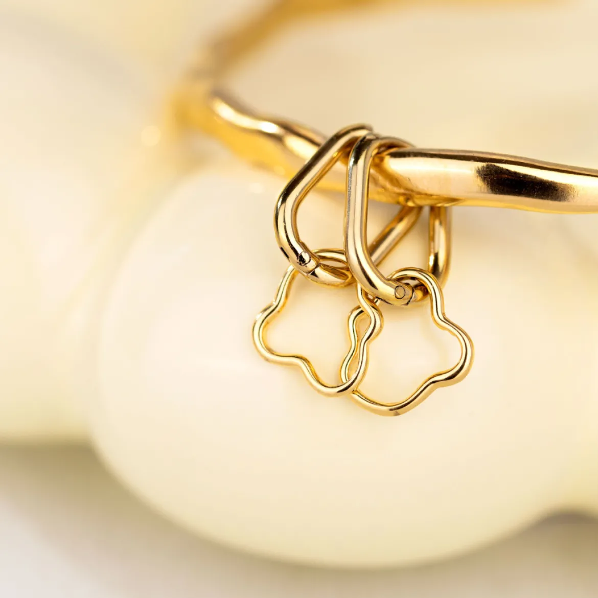 Forming Fluids Oval Hoop Set Baby Gold