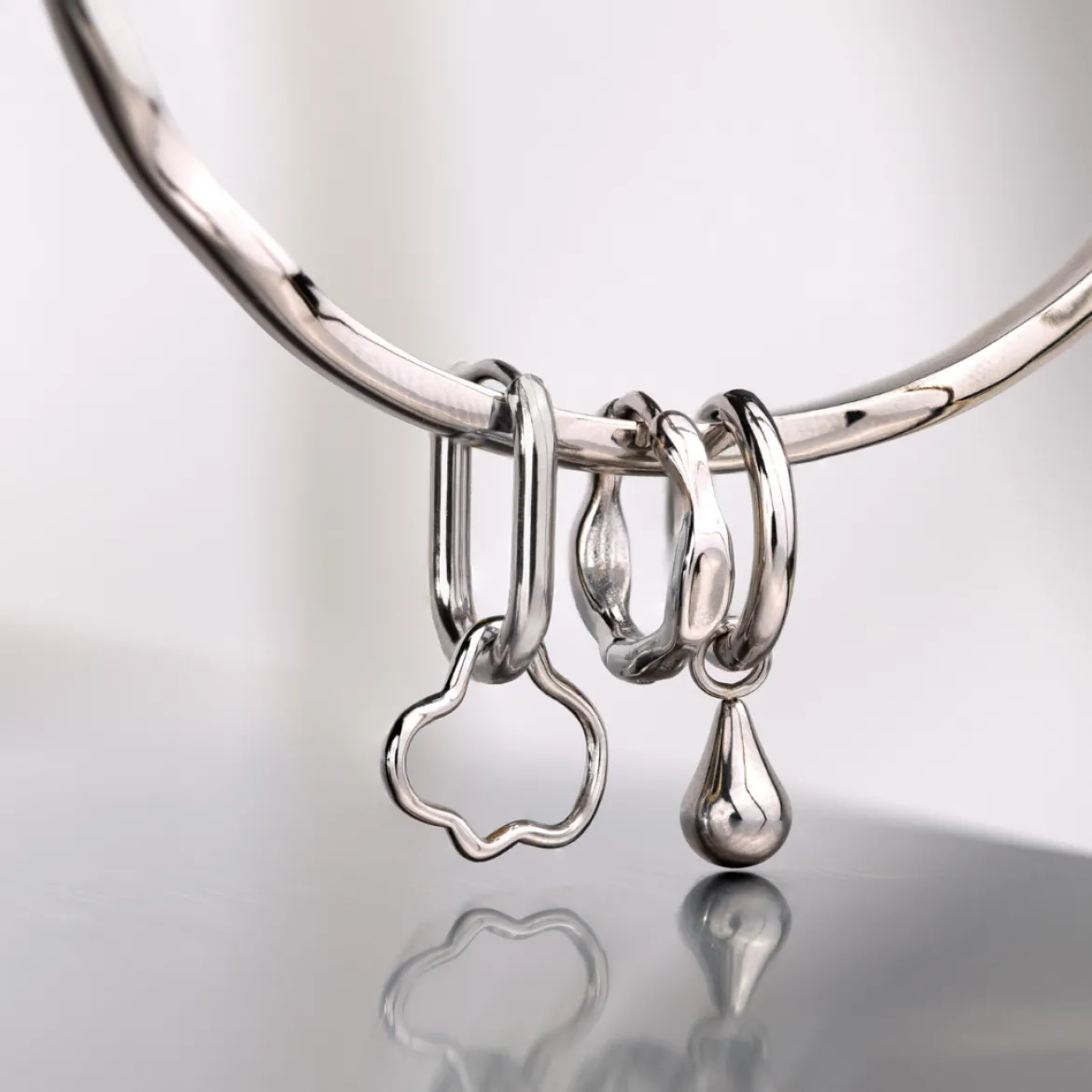 Forming Fluids Oval Hoop Set Baby Gold