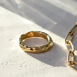 Hammered Unity Ring Gold