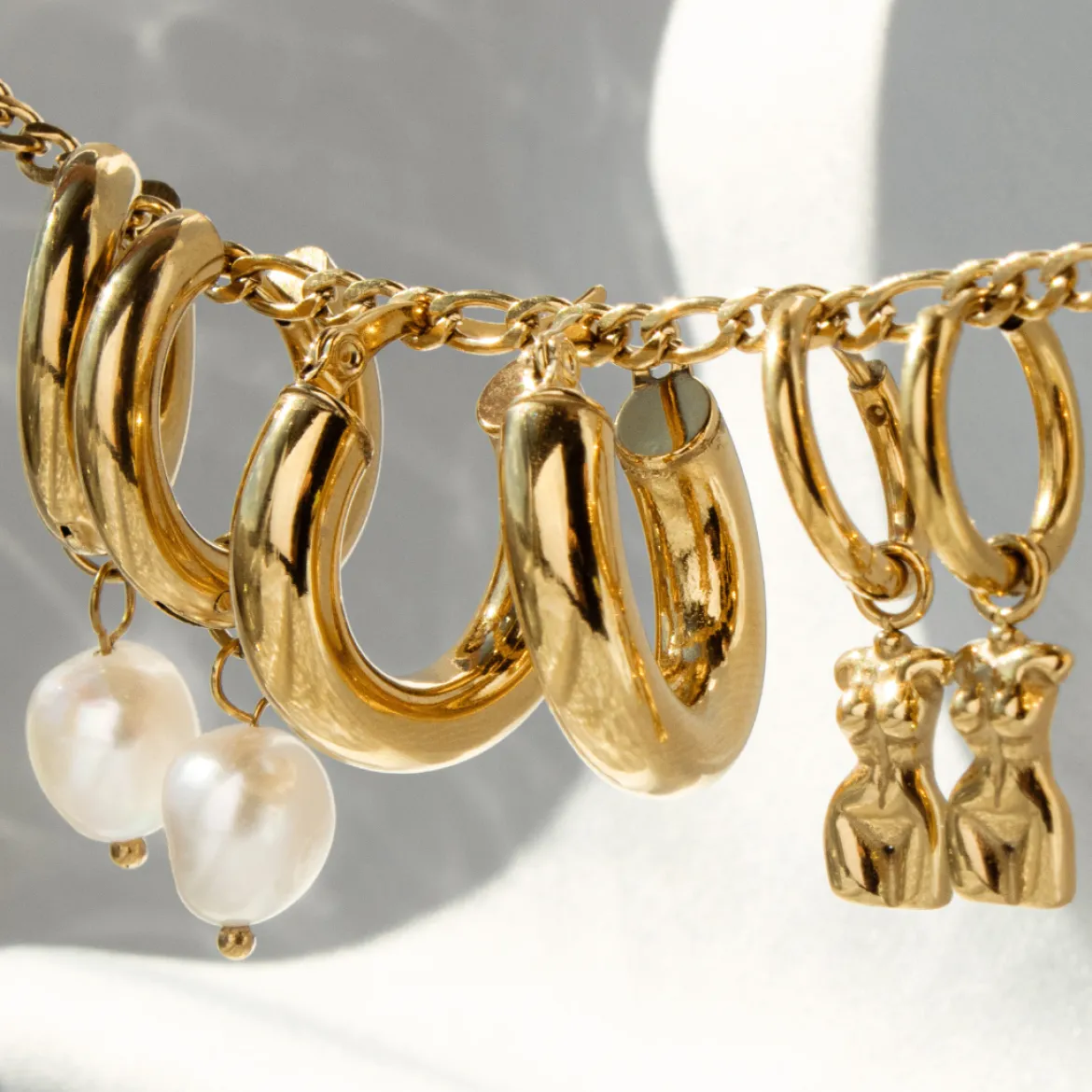 Love Your Body Hoop Set Gold
