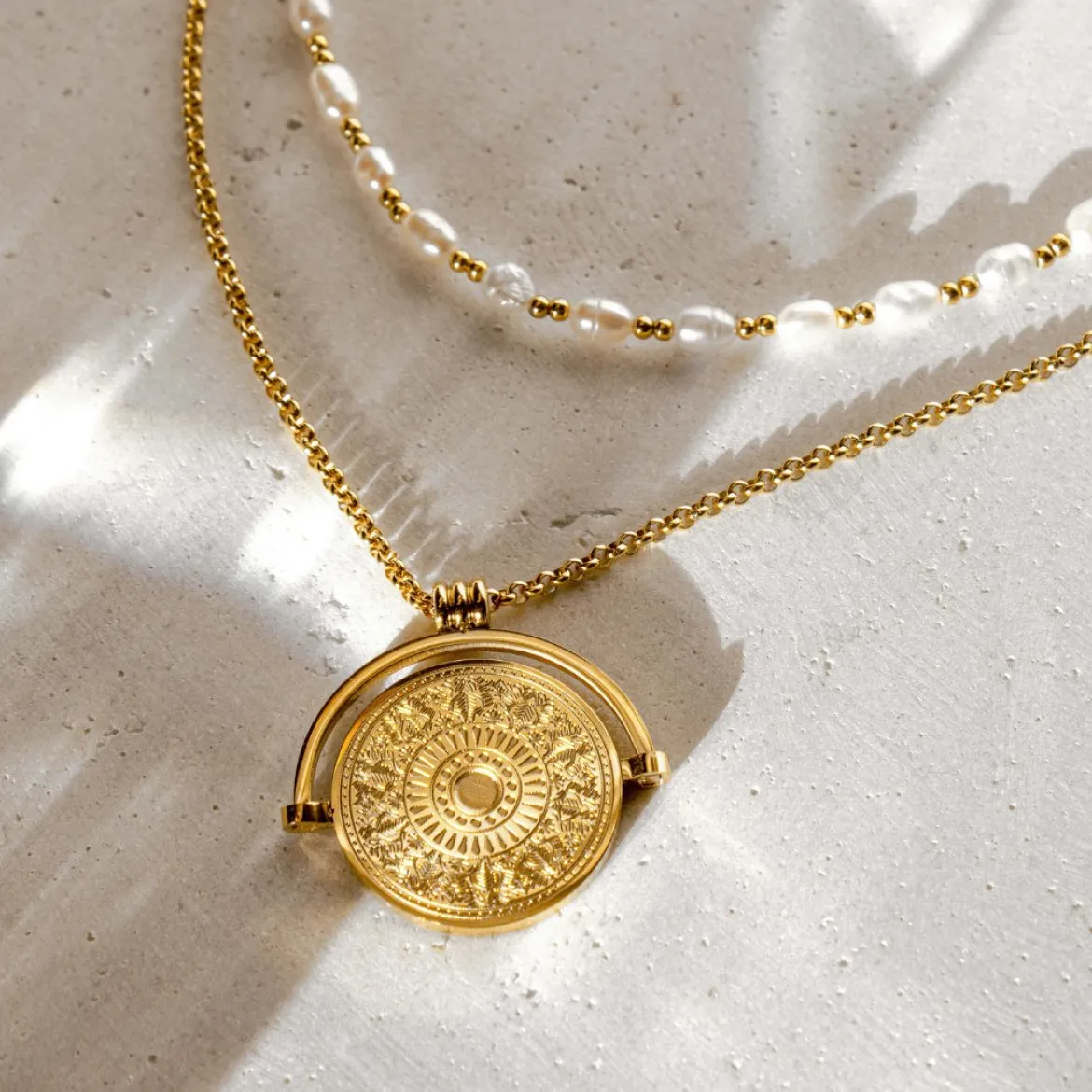 Mesmerize Necklace Gold