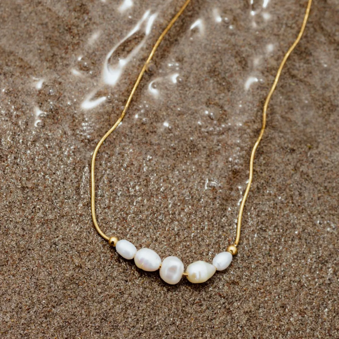 Pearlessence Choker Gold
