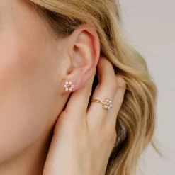 Pretty Pink Daisy Studs Gold