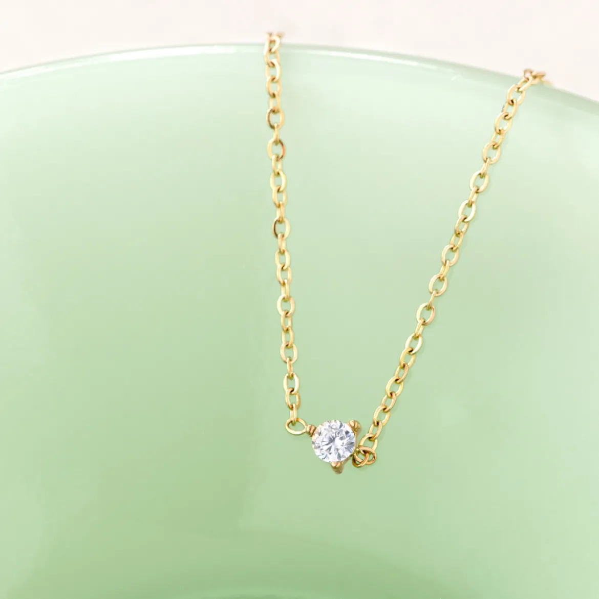 Solitaire Stone Choker Gold