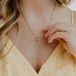 Sparkling Blue Petal Necklace Silber