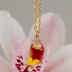 Sparkling Purple Petal Necklace Silber