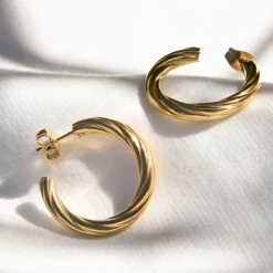 Squeeze it Medium Hoop Studs Gold