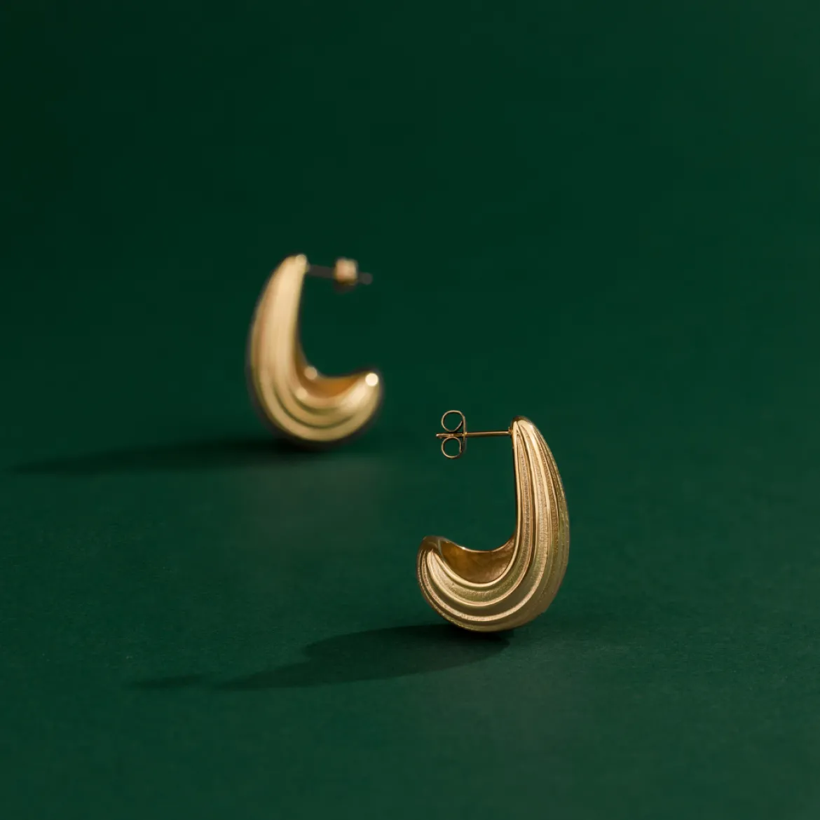 Textured Droplet Studs Small Silber